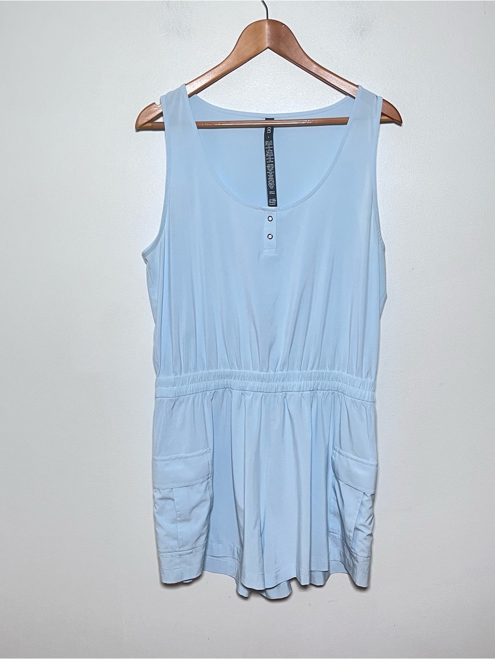Vuori Villa Utility Romper Size Large Light Blue Elastic Waist Pockets